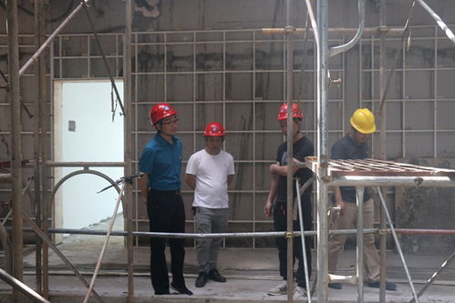 湖南建工集團(tuán)裝飾工程公司黨委書記、董事長康思源深入在長項(xiàng)目一線檢查安全生產(chǎn)工作